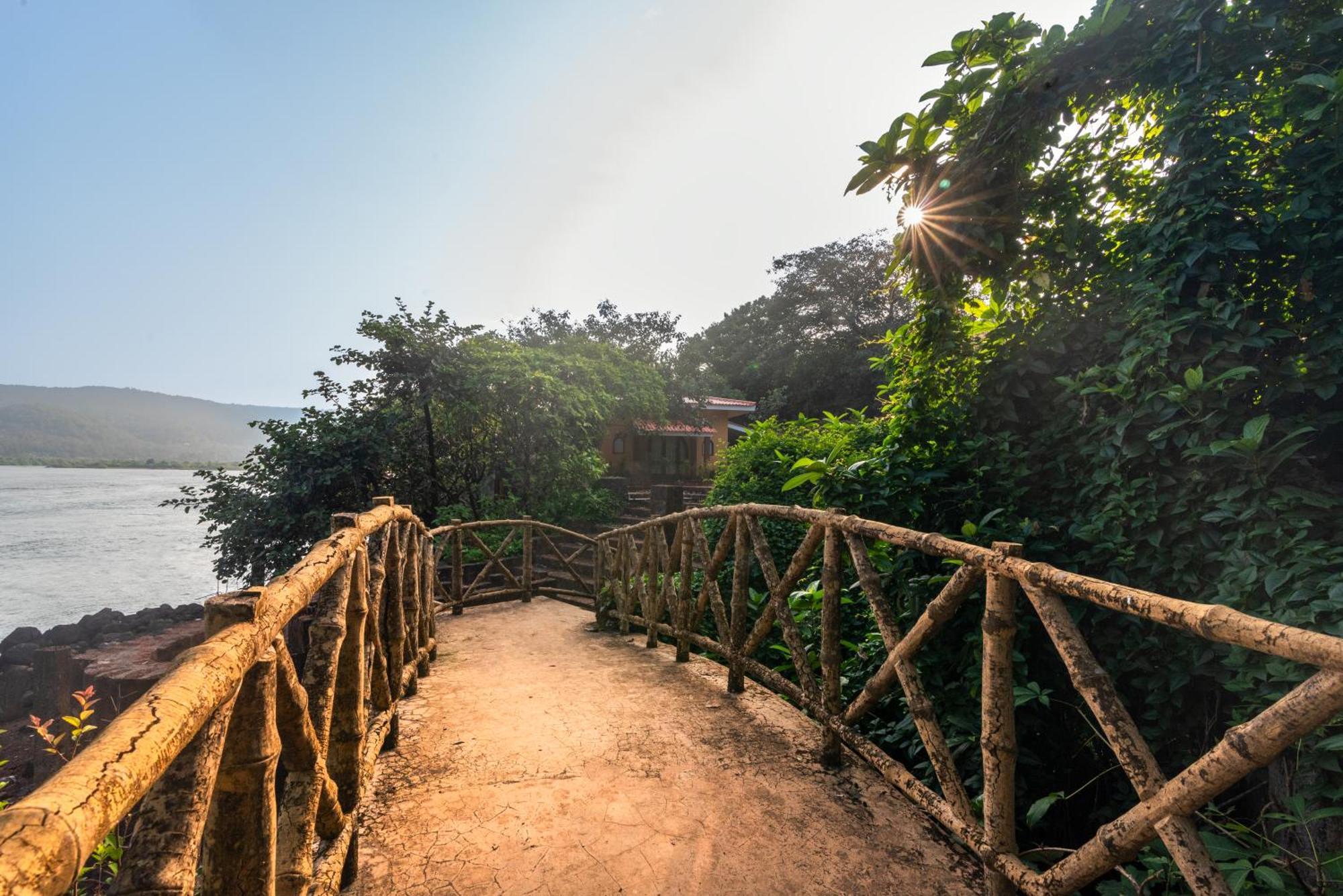 Saffronstays Athaang, Dapoli Ānjarle المظهر الخارجي الصورة